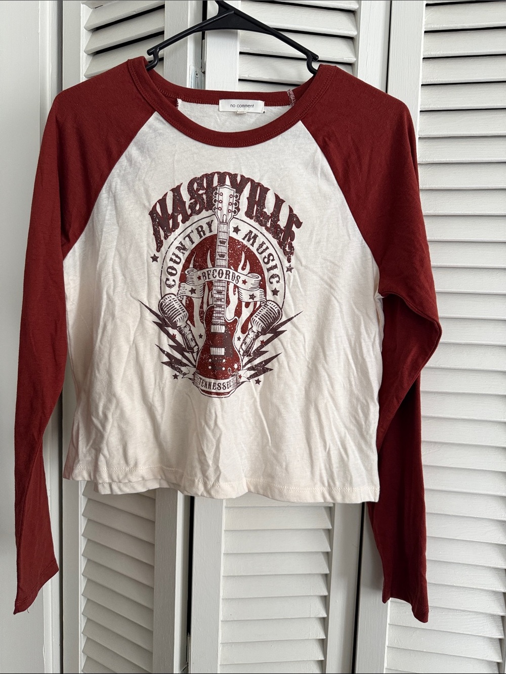 No Comment Women's Nashville Raglan Long Sleeve Tee - White & Burgundy